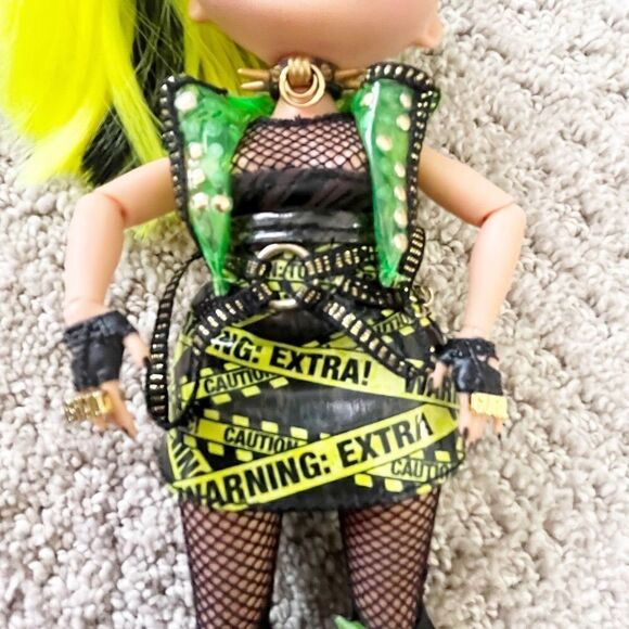 LOL Surprise OMG Remix Super Sonix Rock Bhad Gurl Doll ONLY Neon/Black Hair - Picture 3 of 10
